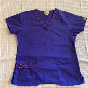 SCRUB TOP SIZE MEDIUM